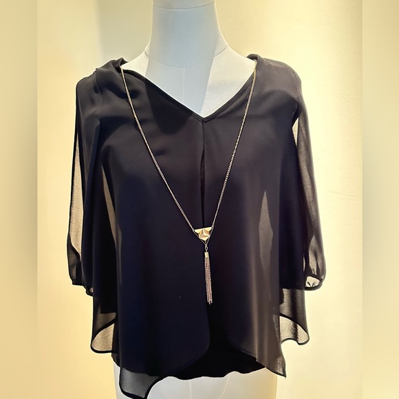Chic Black Blouse with Necklace - Picture 3 of 13